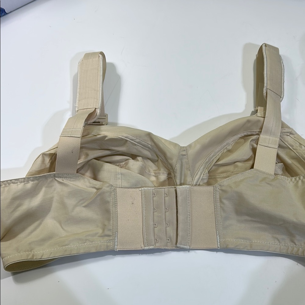 Cream T-Shirt Bra with Molded Cups and Adjustable Straps - Picture 13 of 16